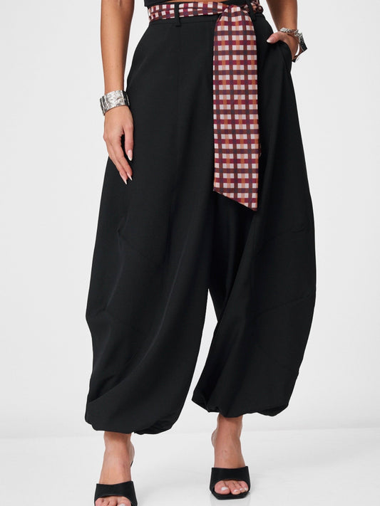 Pantalone Over Black