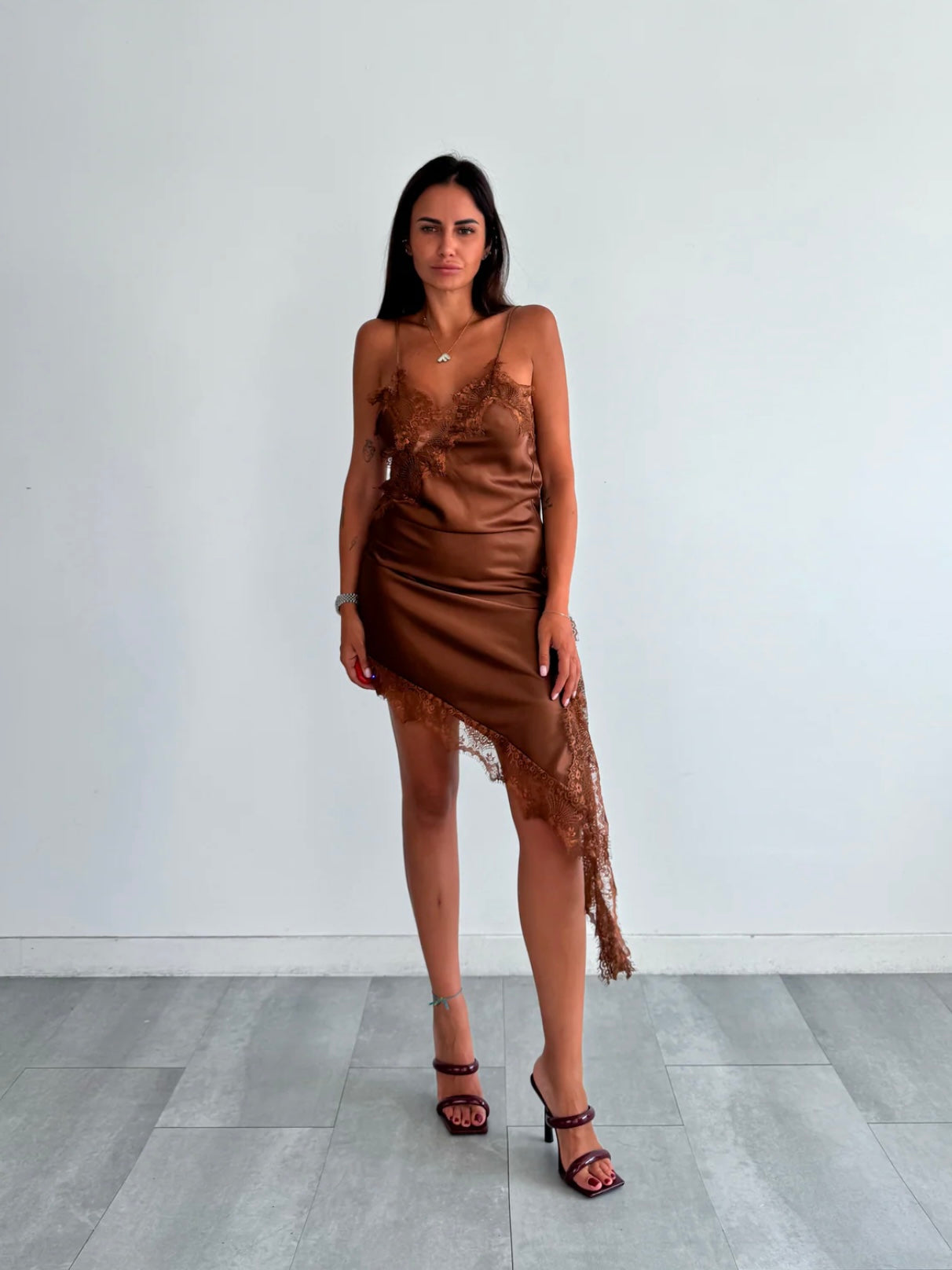Abito Pizzo Satinato Brown