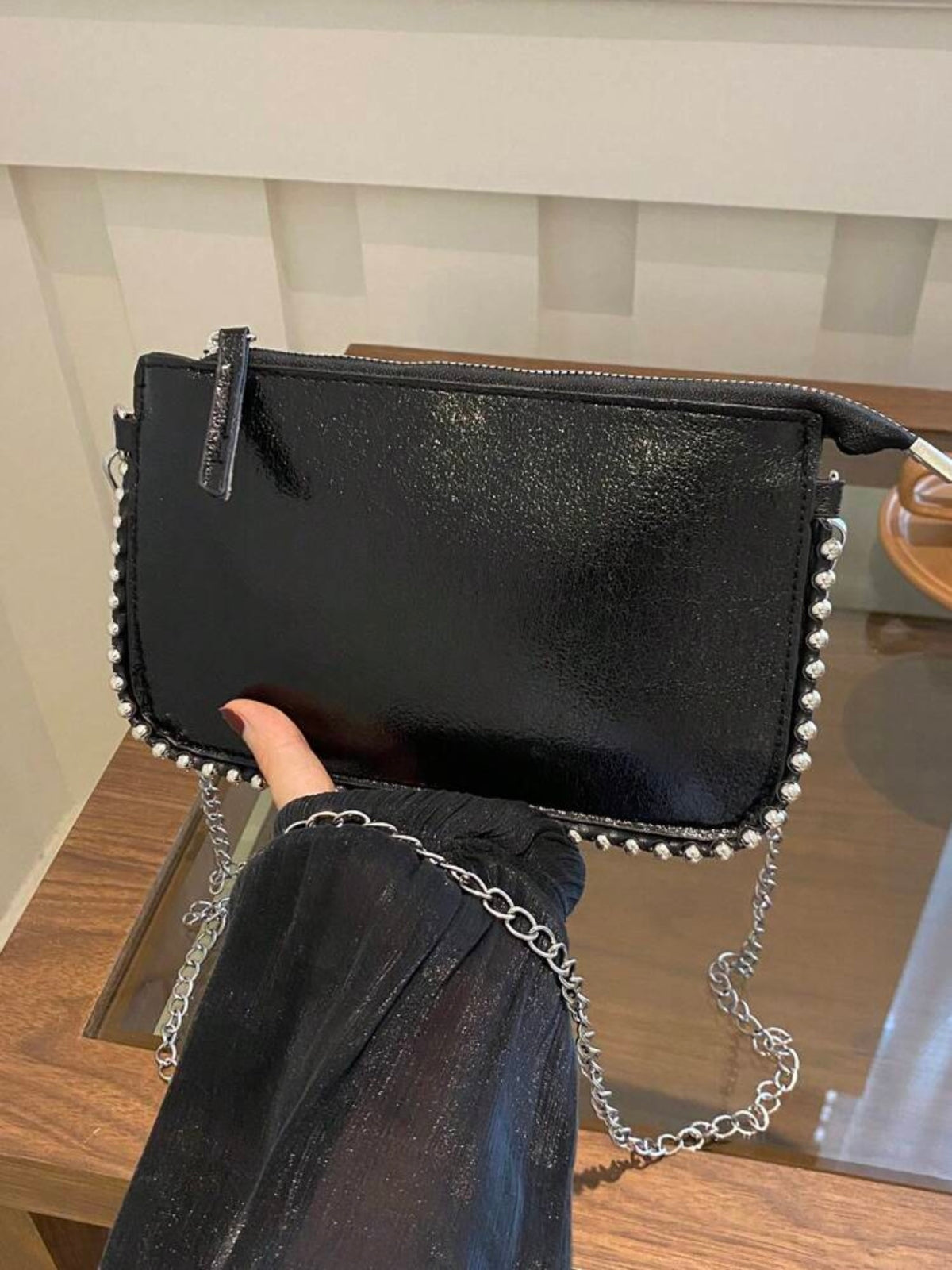 Pochette Stella Black, vista del modello