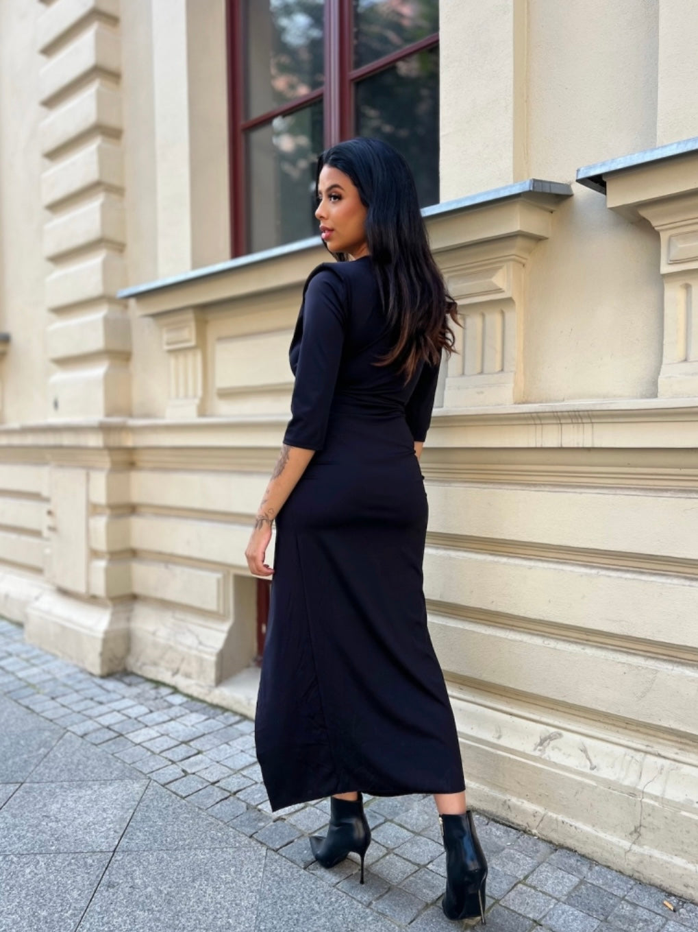 Abito Belty V Black