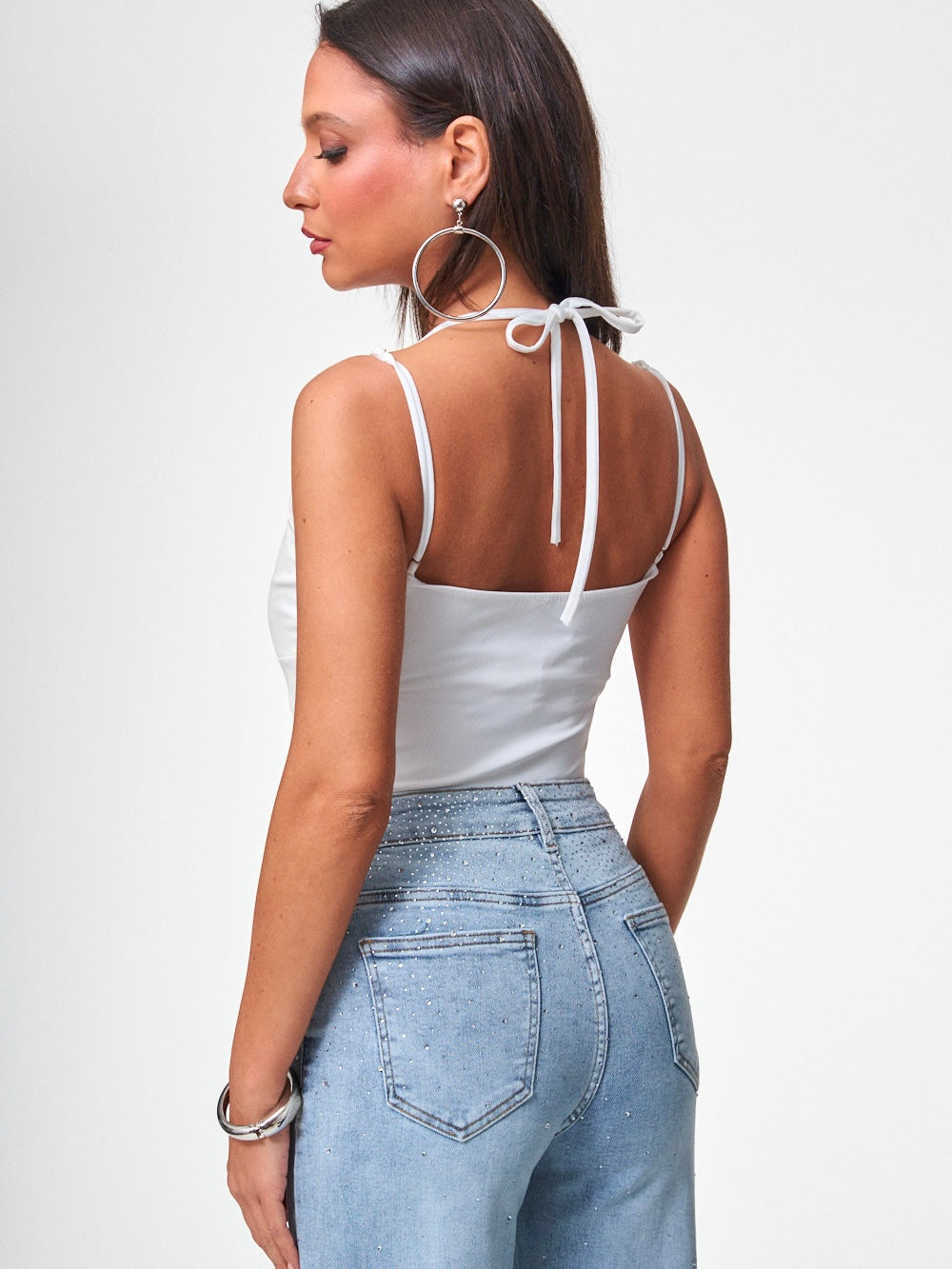 Body Sky White