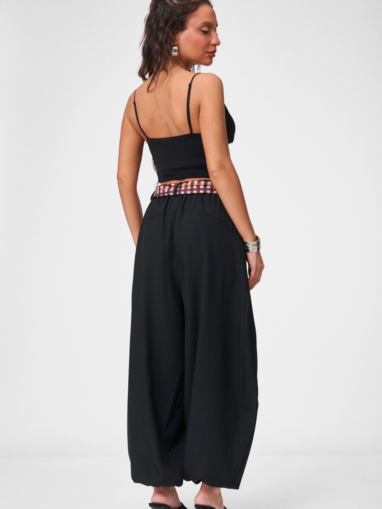 Pantalone Over Black