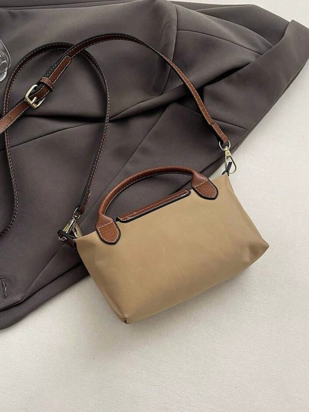 Borsa Zoe Beije, dettaglio del design