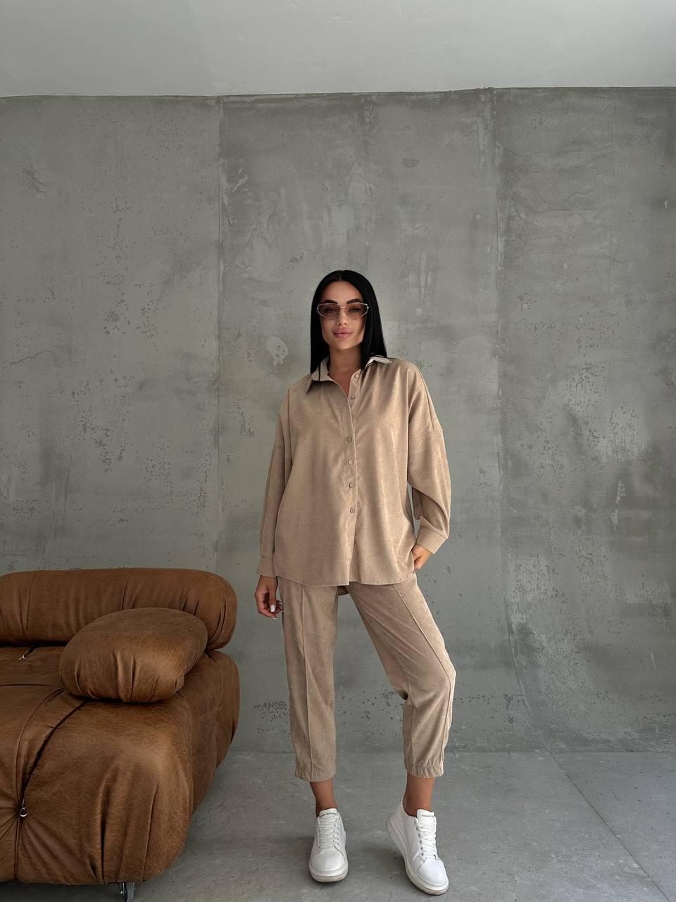 Camicia Young Beige, dettaglio di tessuto e finiture
