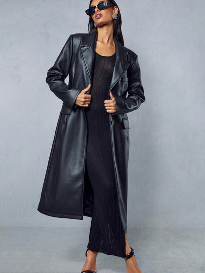 Cappotto Synce Black, vista del modello