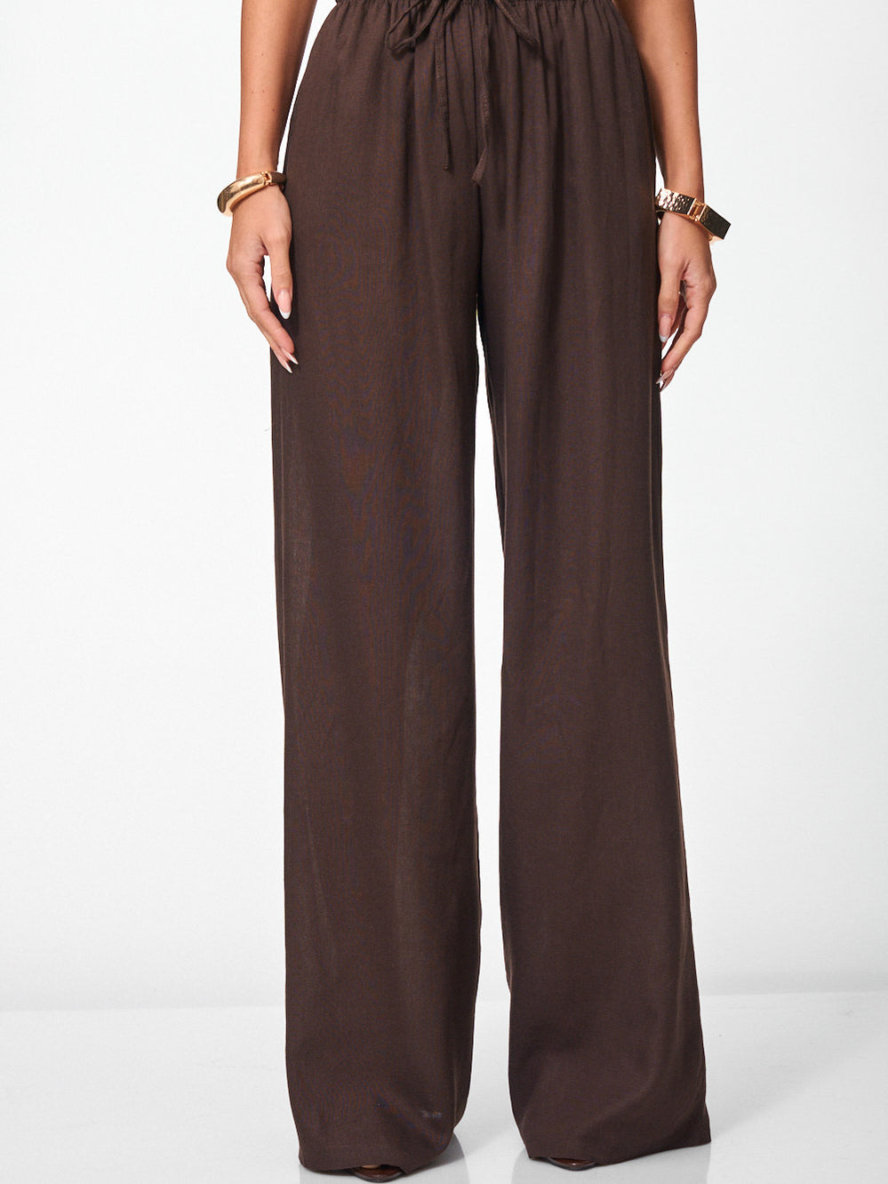 Pantalone Ilary Brown, dettaglio di tessuto e finiture