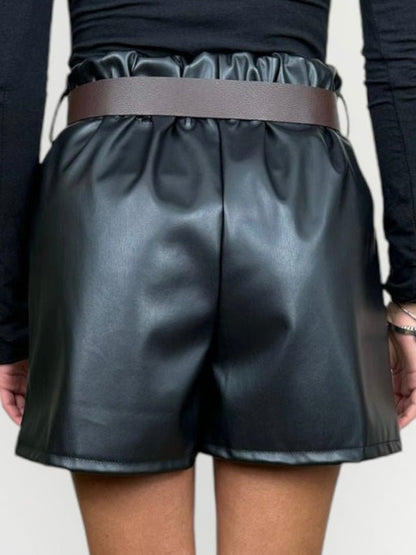 Shorts Ecopelle Anita – dettaglio del design – DivaModaMilano