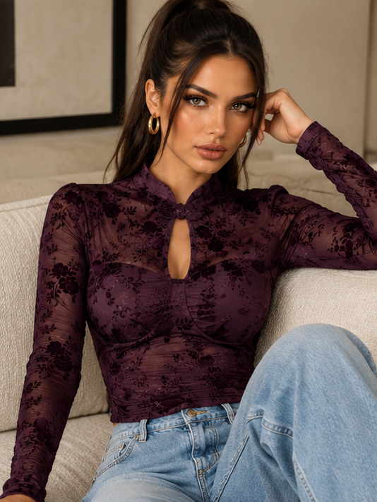Maglia Florielle Wine in pizzo floreale a maniche lunghe - look seduto
